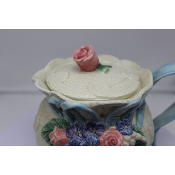 Fitz & Floyd - Victorian Lace Collection Teapot - Hydrangea & Roses - Picture 5 of 7
